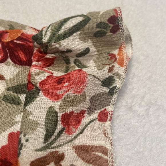 ASHLEY ROADS Floral Print Top 100% Rayon Size M NWT - Picture 5 of 9